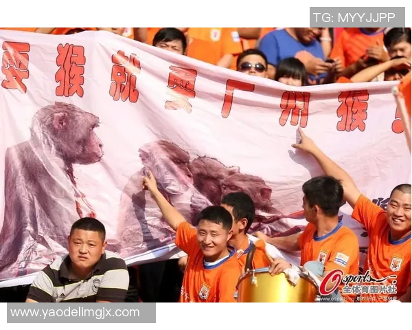 阿圭罗签约圣保罗，巴西境内惊艳现身引发球迷狂热