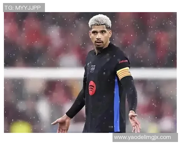 巴萨宣布续约主力中卫,稳固后防线实力增强 巴萨宣布续约主力中卫,稳固后防线实力增强