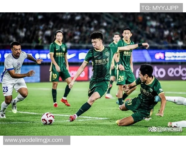 恒大不敌上港，中超榜首之争再次激烈，球迷热议比赛结果