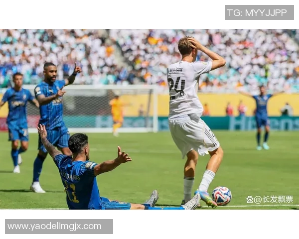 皇马中后卫受伤，主帅加紧寻找替补解决方案