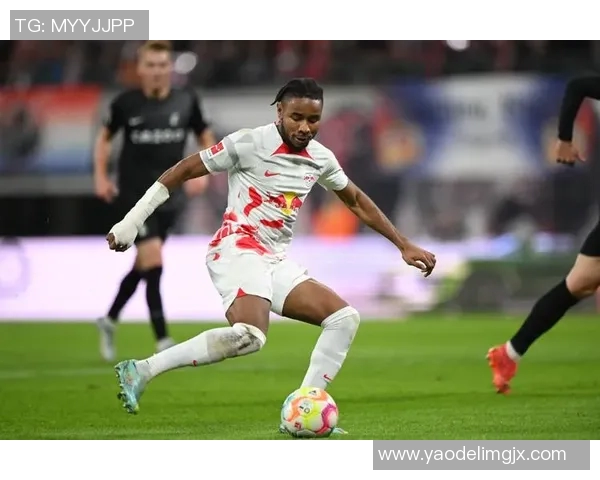 利沃夫斯基再次射获德甲最佳射手，创造神话般表现